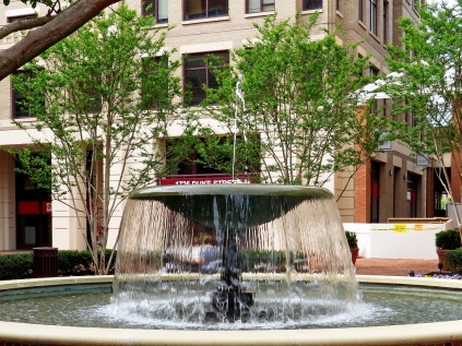 Fountain near King Street Metro